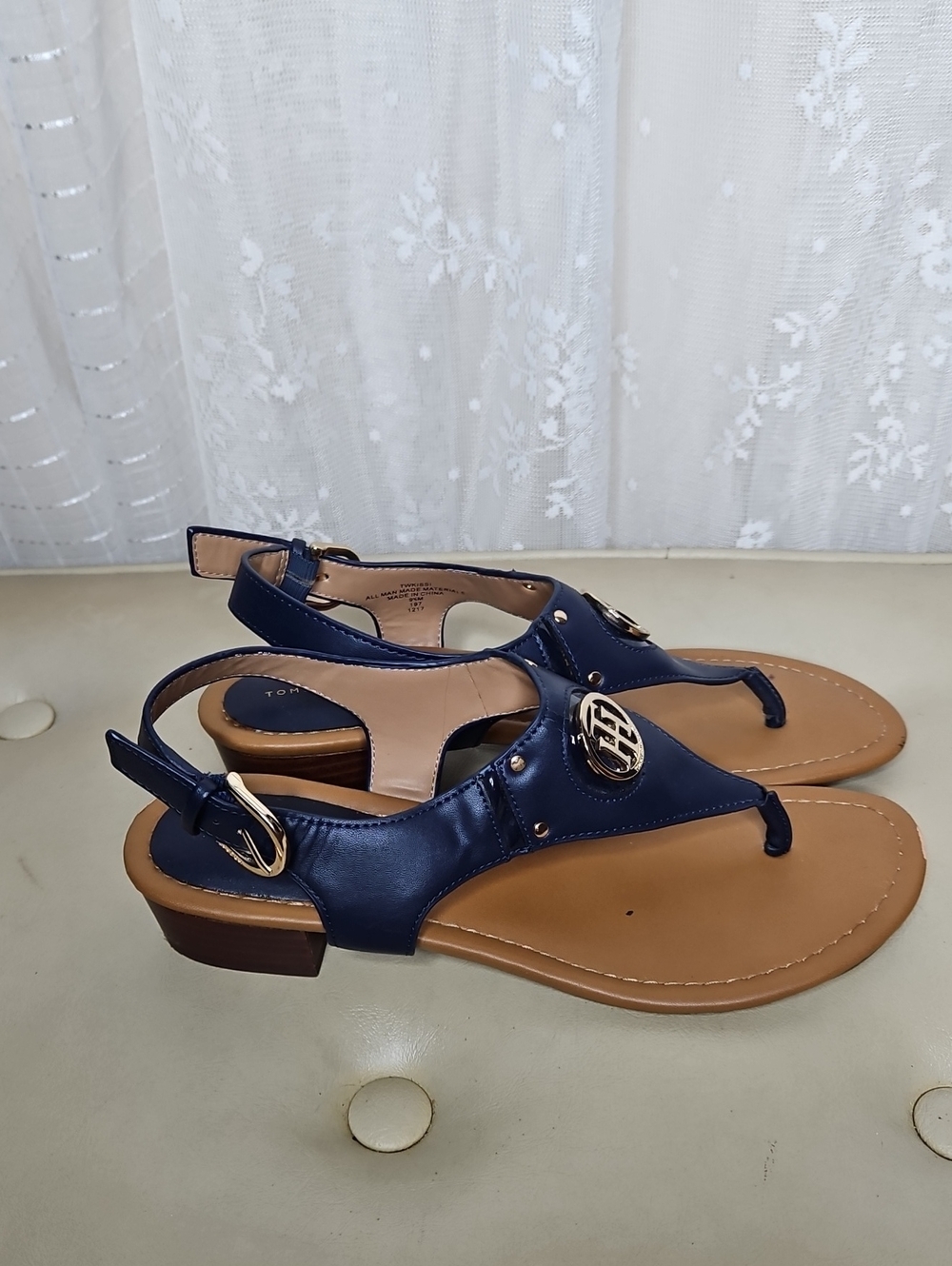 Tommy Hilfiger navy blue T-Strap sandals W/ gold TH logo W/ Block Heel Sz9.5